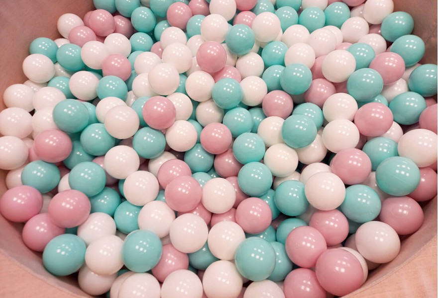 piscine rose blanc bleu